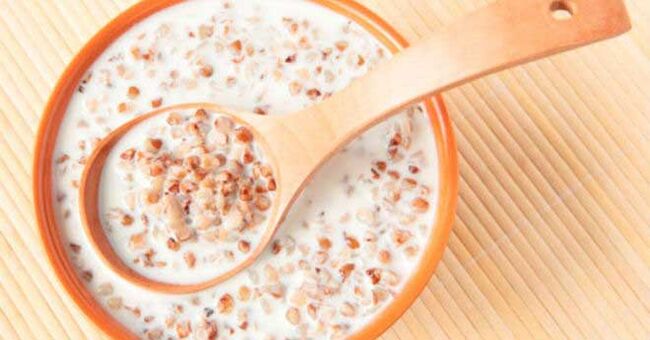Buchweizen auf Kefir