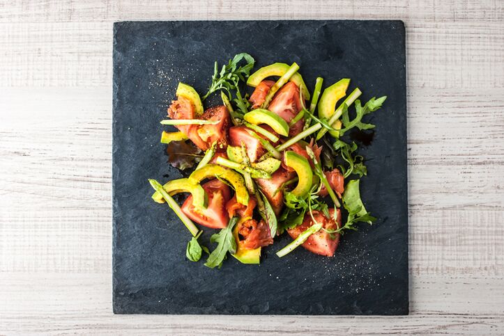 Die Lazy-Keto-Diät umfasst Gemüse und gesunde Fette